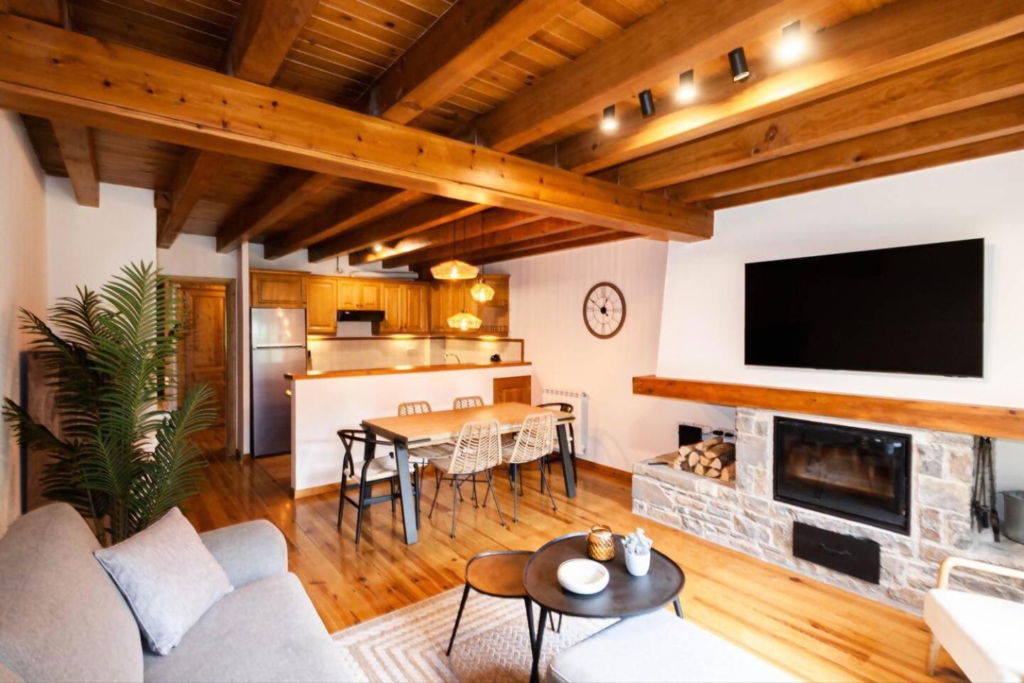 Espacioso Apartamento Con Jardin En Salardu Naut Aran Ngoại thất bức ảnh